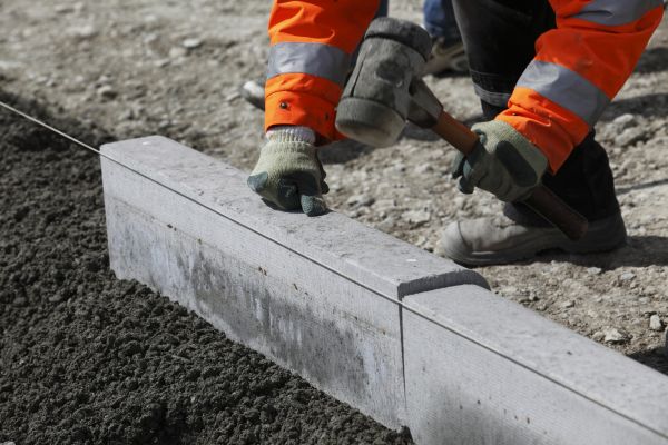 Curb Building